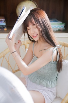 警花妈妈雪白浑圆的背景资料